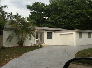 1802 Alamanda Dr, North Miami, FL 33181