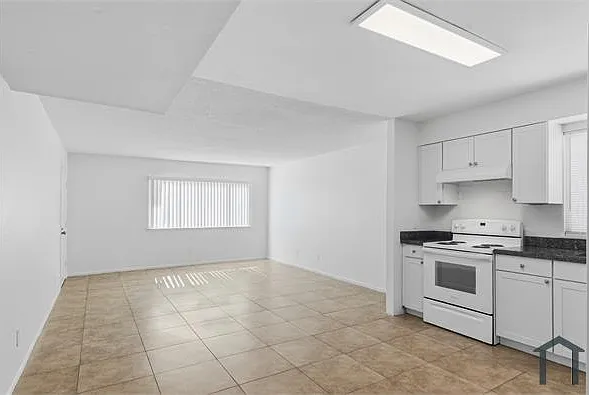 801 N Major Ave #A — Photo 3