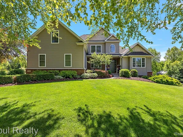 5164 Birch Ln, Davisburg, MI 48350