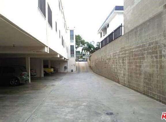 5th image of 141 W Hillcrest Blvd APT 7