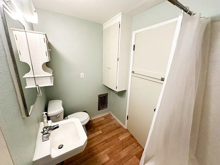 2500 N 45th St #3 — Photo 6