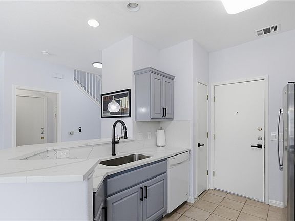 5th image of 7510 Lazy Creek Dr #A