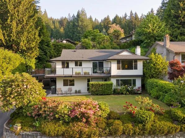 1438 McNair Dr, North Vancouver, BC V7K 1X5