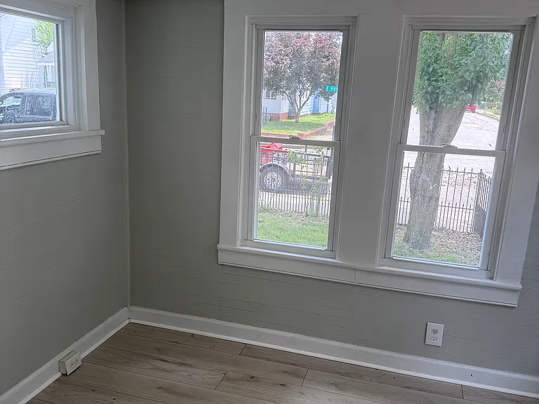 709 E Poythress St — Photo 5