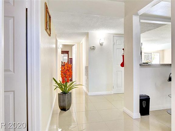 4th image of 313 Falcon Ln