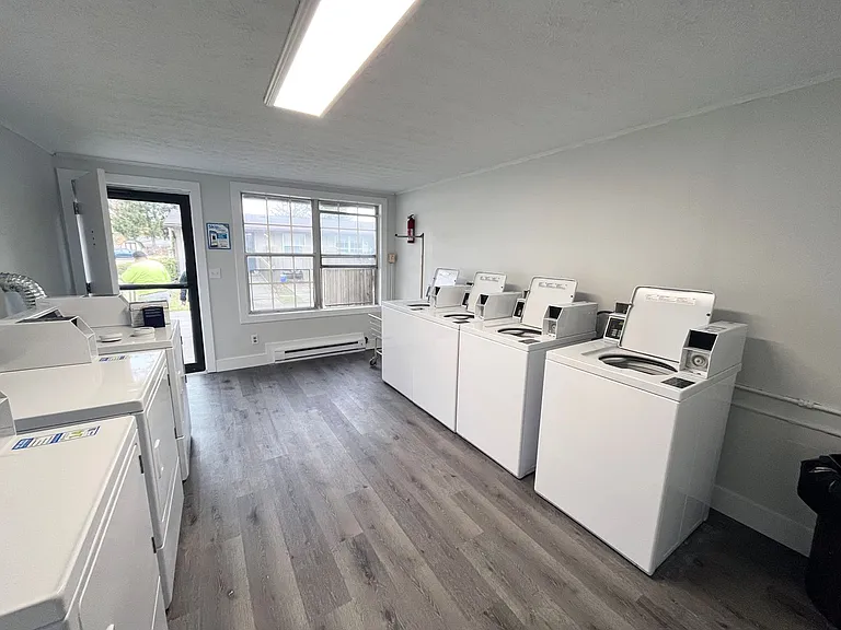 Pine Grove Apartments — Photo 63