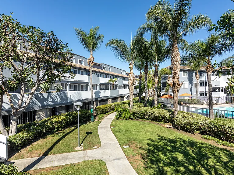 Emerald Ridge Apartments — Photo 50