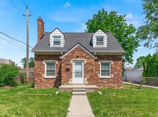 6754 Dolphin St, Dearborn Heights, MI 48127