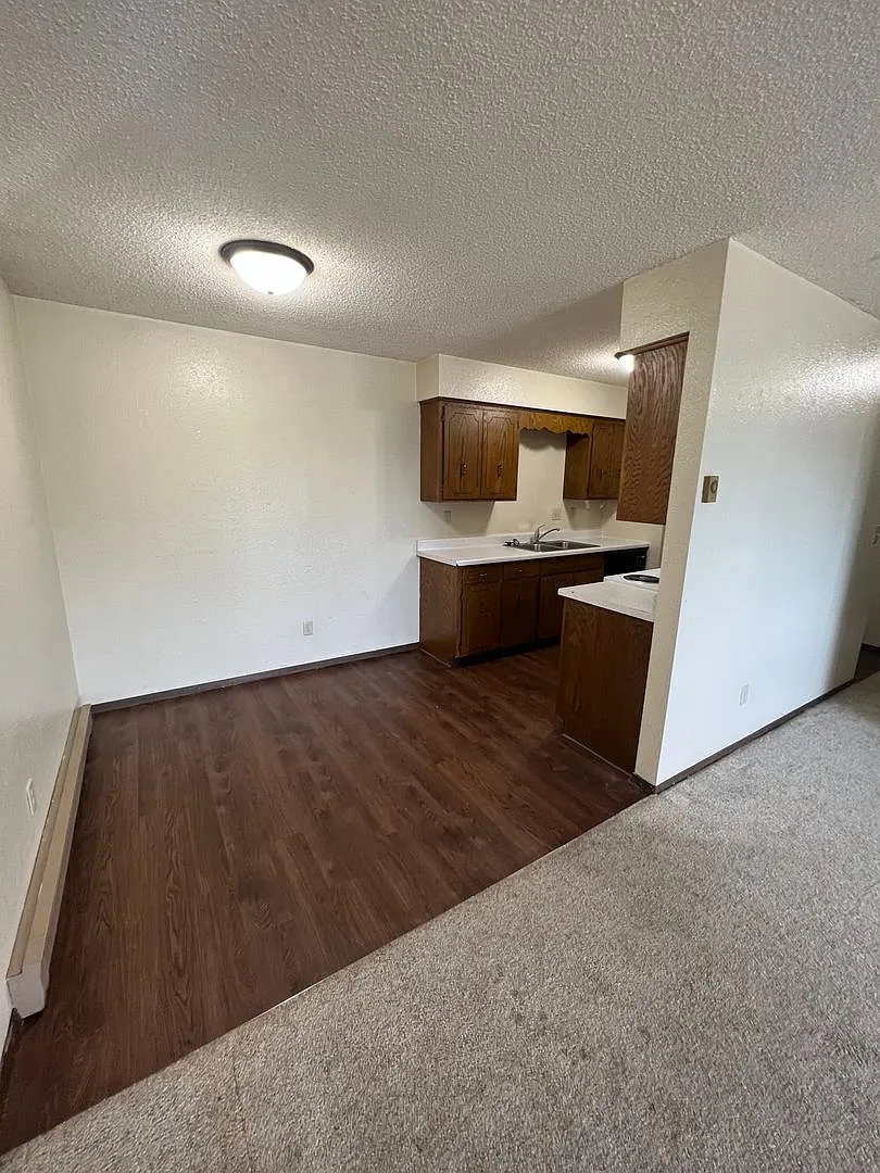 Melony Ann Apartments — Photo 2