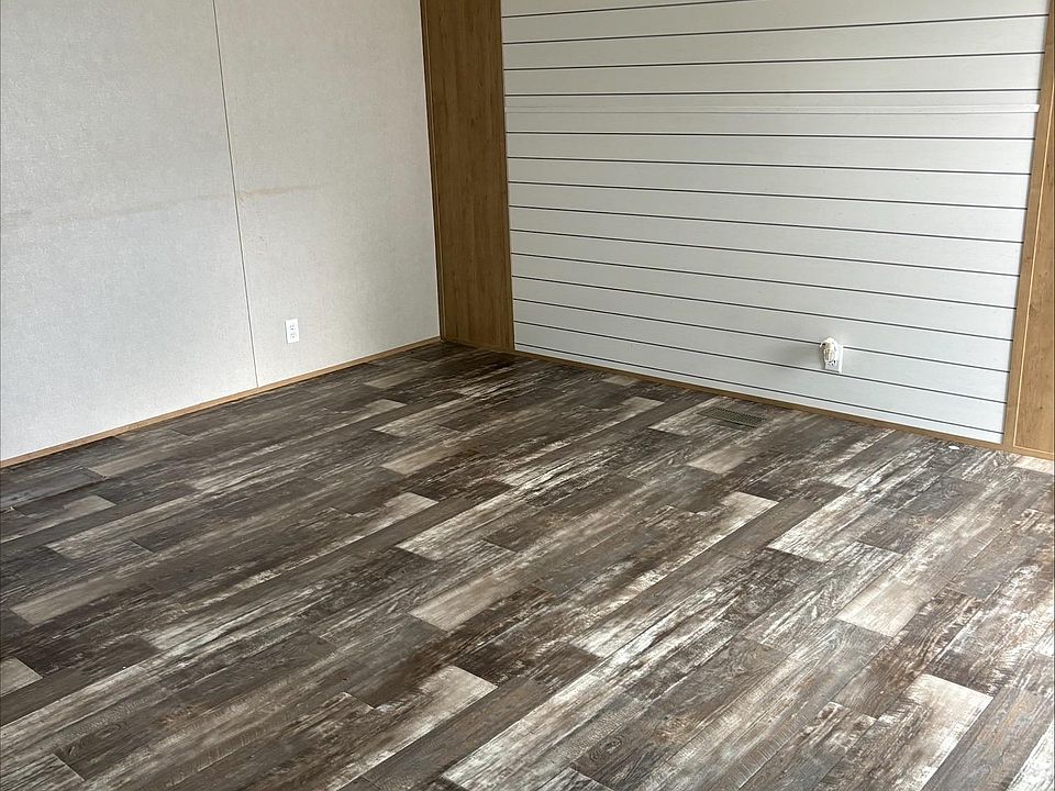 2nd image of 5500 Forest Pl