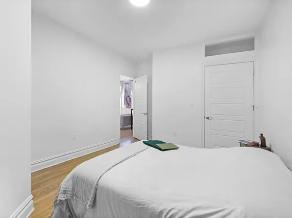 107 Greenpoint Avenue image 11 of 27