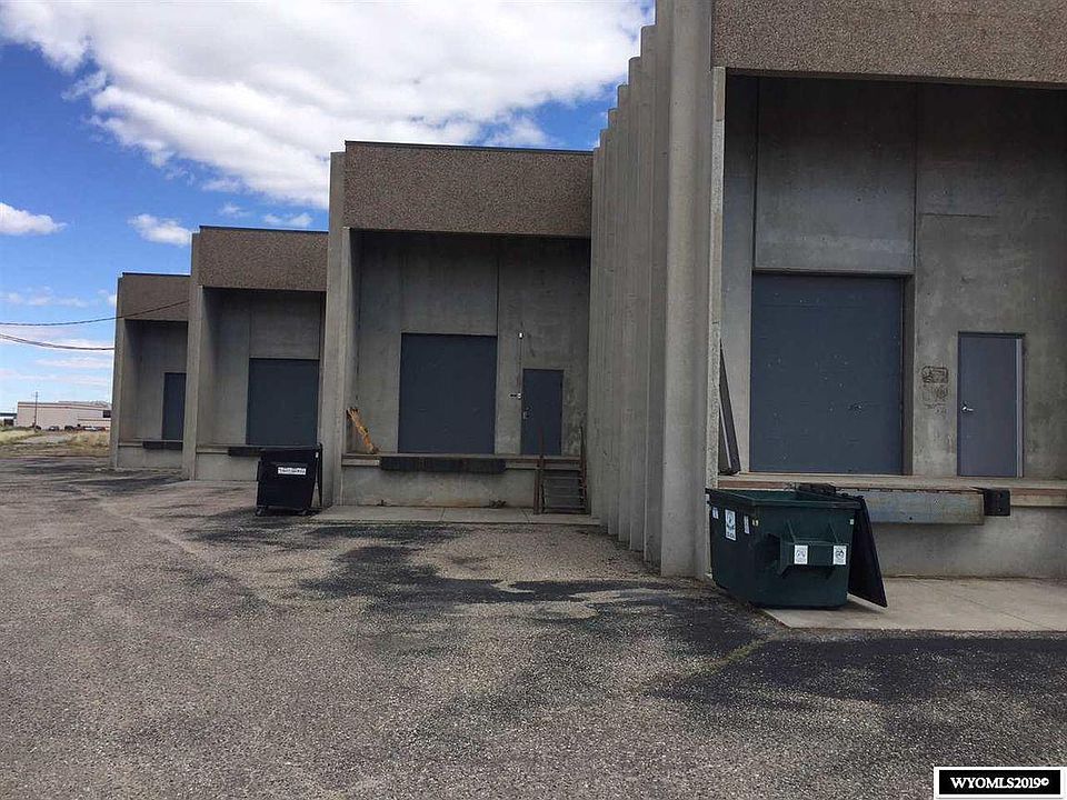 2nd image of 1700 W 1st St Unit D