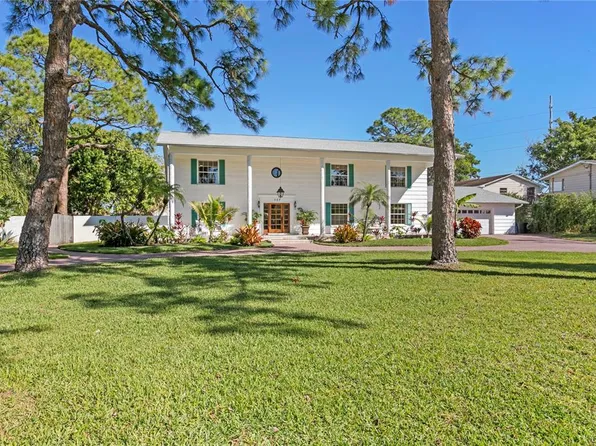 127 Mystic Lake Dr N, Saint Petersburg, FL 33702