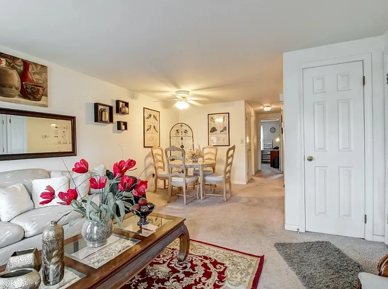 Beechwood Manor Apartments — Photo 8
