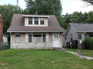 2142 Autokee St, Oregon, OH 43616