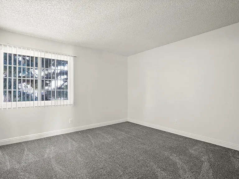 Stonehedge Apartments — Photo 14
