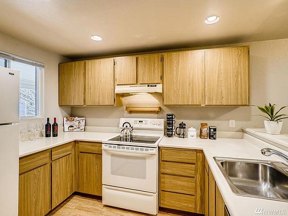 5th image of 12601 SE 41st Pl APT C304