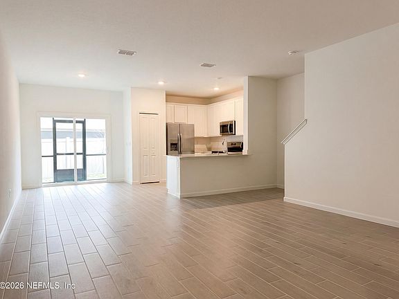 3rd image of 31 CRAIG Court