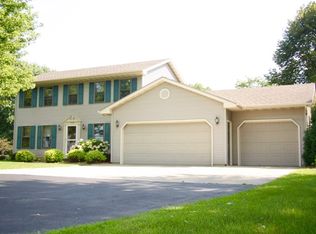 110 E Rose Eld Rd, Rosendale, WI 54974