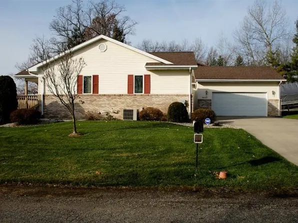 14607 Brookhurst Dr, Cement City, MI 49233