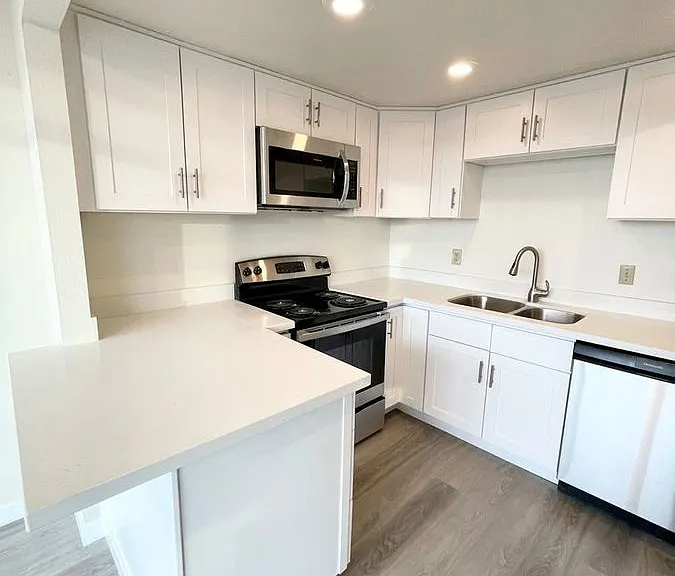 5200 University Way NE #603 — Photo 19