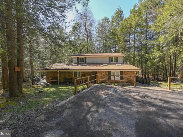 285 Lake Shore Dr, Oakland, MD 21550