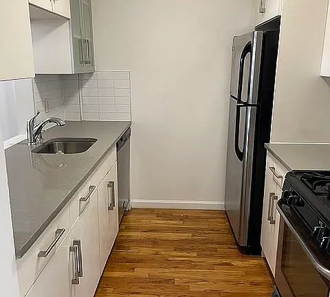 2nd image of 3210 Riverdale Ave APT 6B