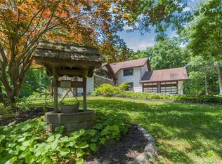 8 Washbrook Rd, Newtown, CT 06470