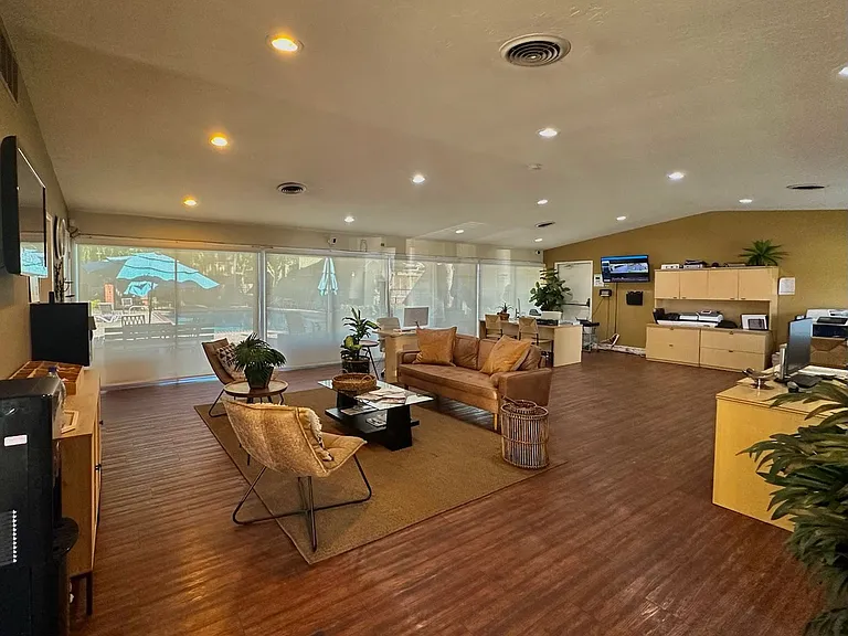 Leasing Office