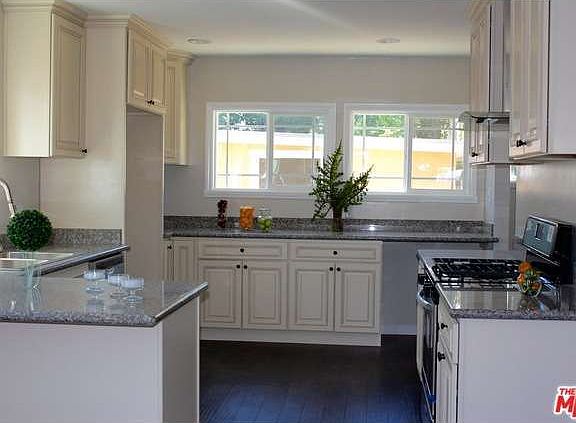 2nd image of 538 W 91st St