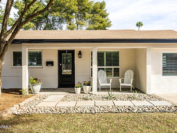 2nd image of 1118 E COLTER Street