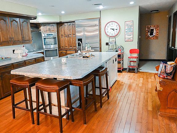Kitchen with Large Island