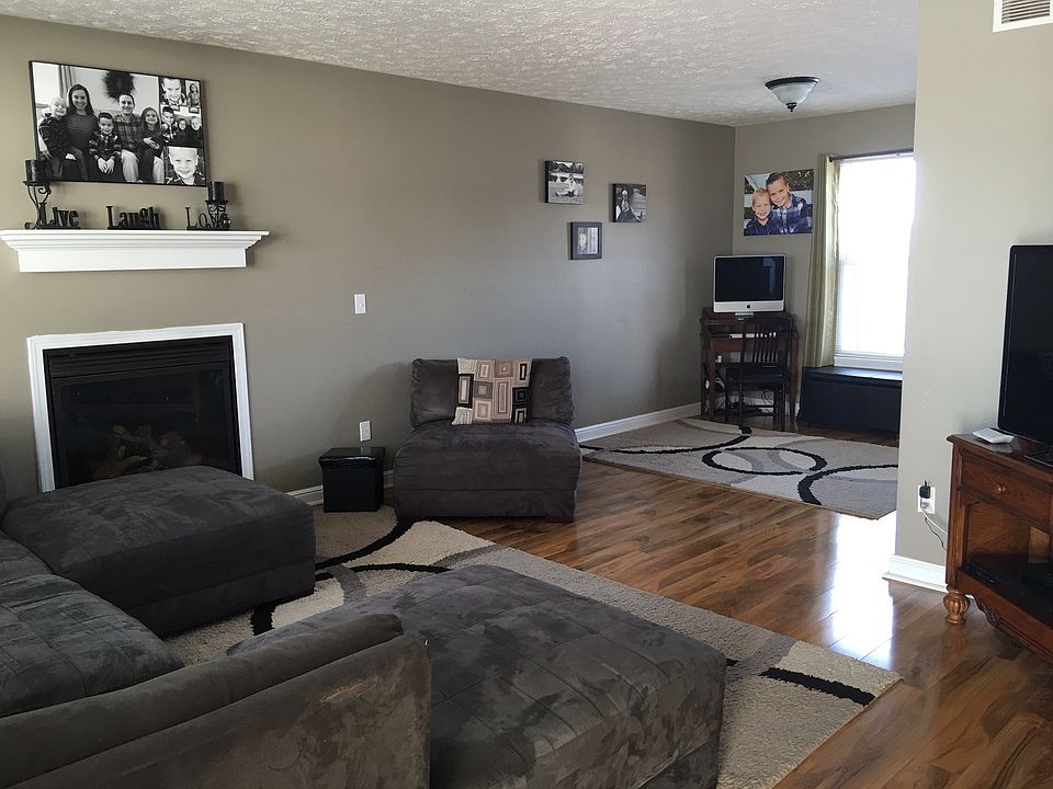 1st image of 6040 W Breezeway Dr