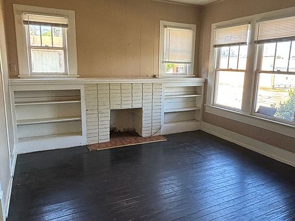 2nd image of 1033 Bowie St