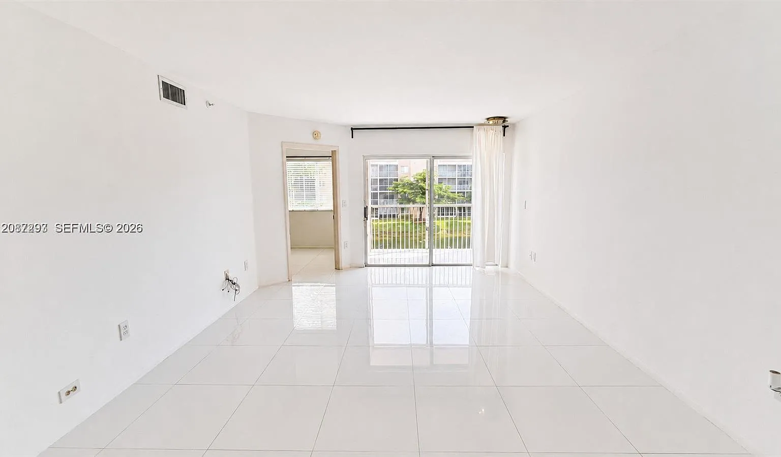 Weldon Condominium J — Photo 3