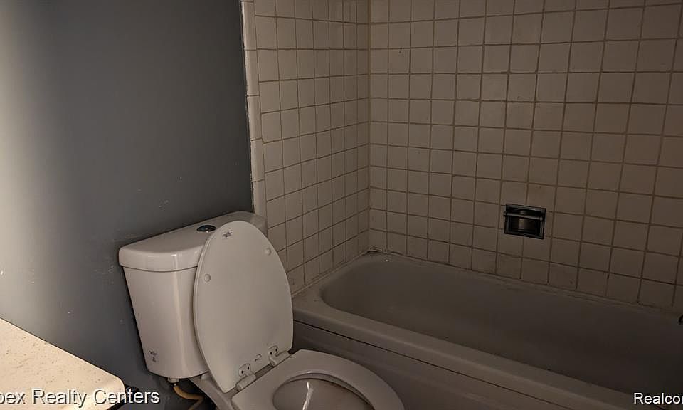 26760 Joy Rd Apt E8, photo 11