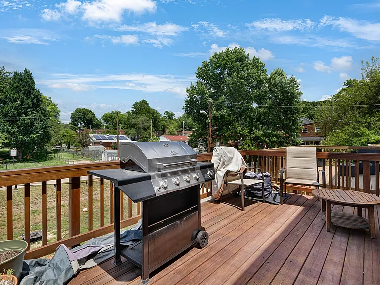 1722 Gainesville St SE — Photo 17