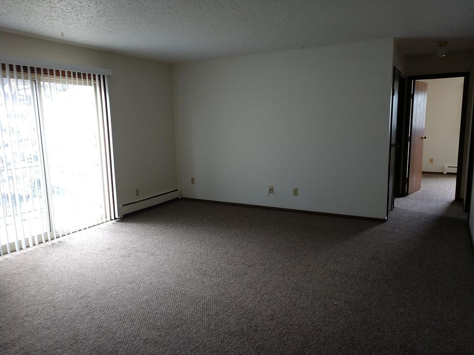 2nd image of 229 E Bismarck Expy