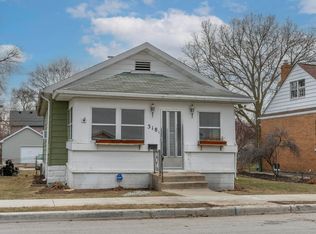 318 E 10th St, Mishawaka, IN 46544