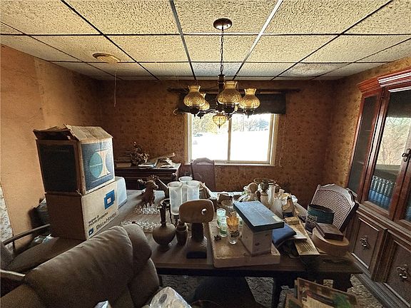 3rd image of 1512 Spring Run Road Ext