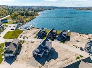 10 Magazine St, Penetanguishene, ON L9M0W6
