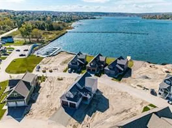 10 Magazine St, Penetanguishene, ON L9M 0W6
