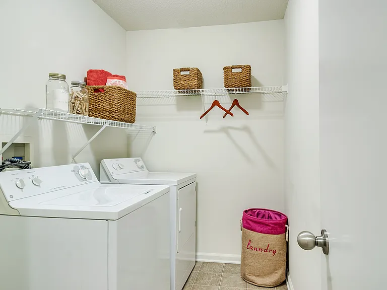 Stonegate Apartments — Photo 23