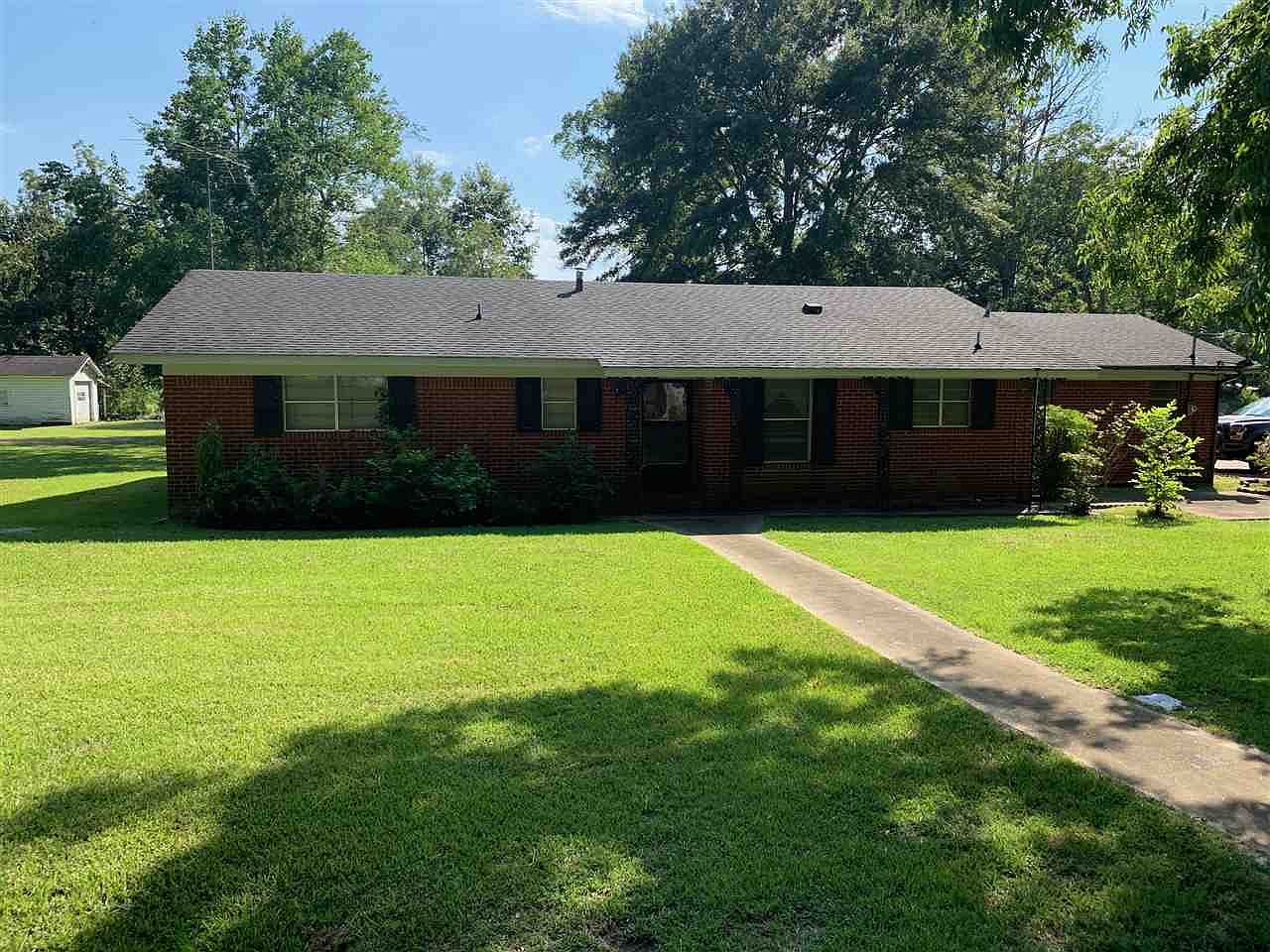218 Lewis St, Walnut Grove, MS 39189 Zillow