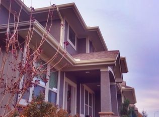 404 NE Viewpark Dr, Lees Summit, MO 64086