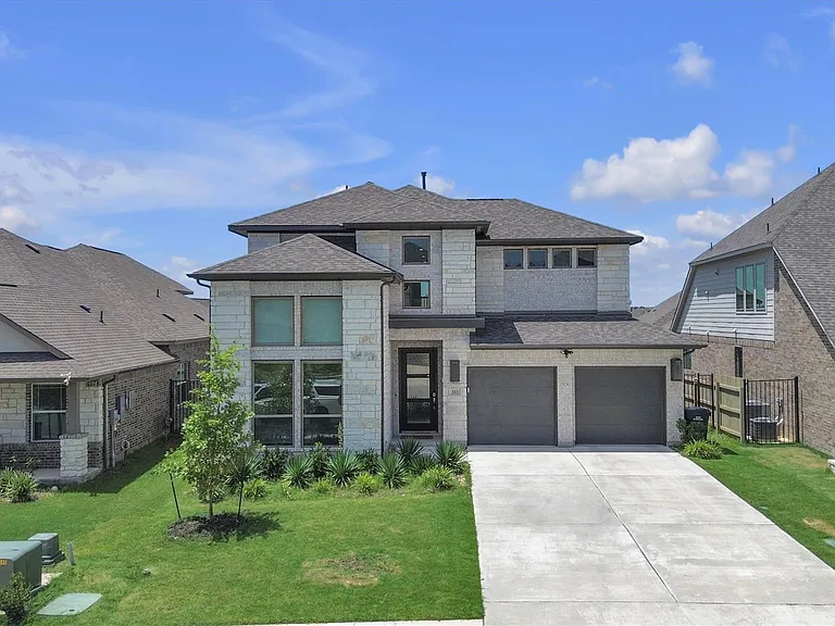 113 Lenera Dr — Photo 1