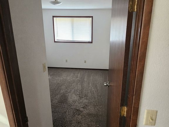 5th image of 230 SW Maple St #220A