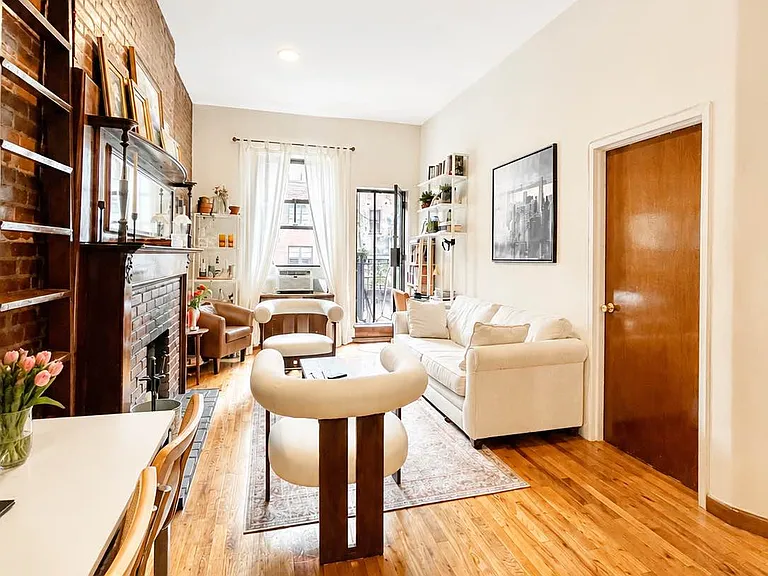 131 W 75th St #4B — Photo 3