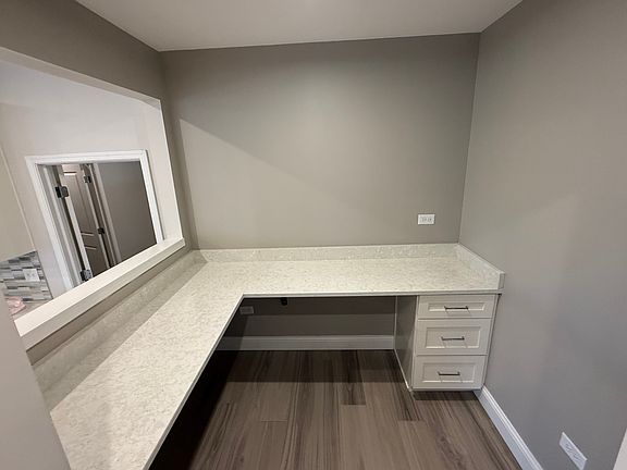 5th image of 641 N Highlander Way