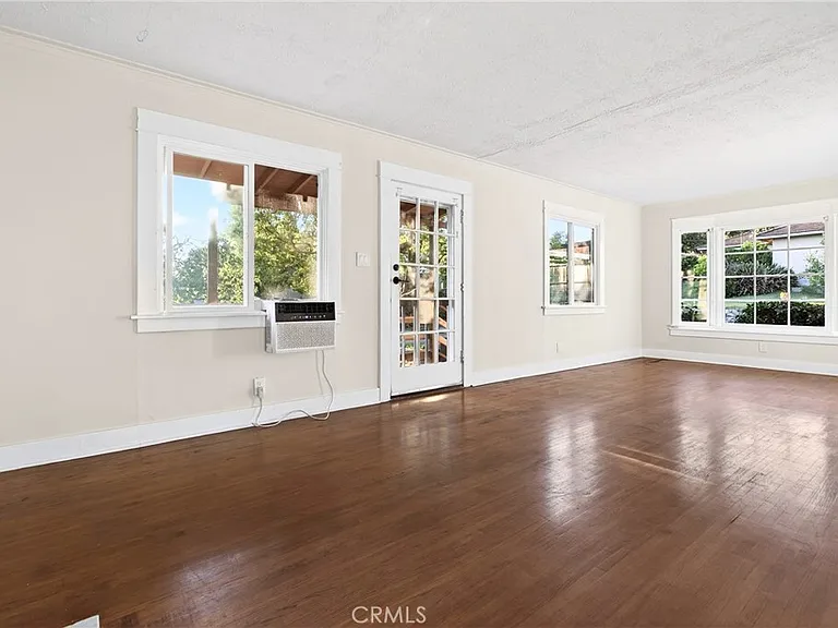 316 W Kenneth Rd — Photo 11
